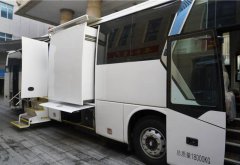 移动CT医疗车运抵防城港市防城区人民医院